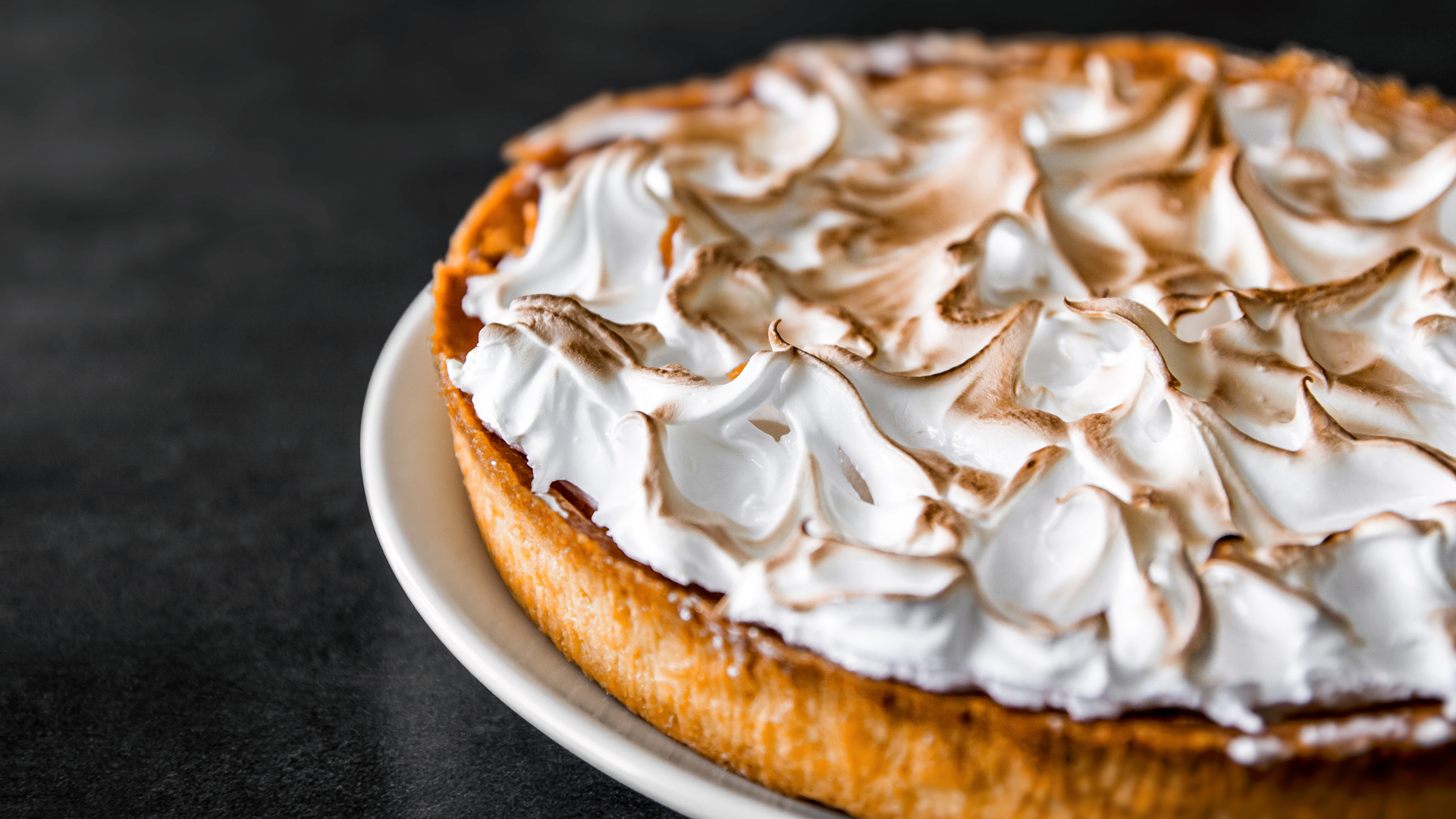 Raspberry meringue pie