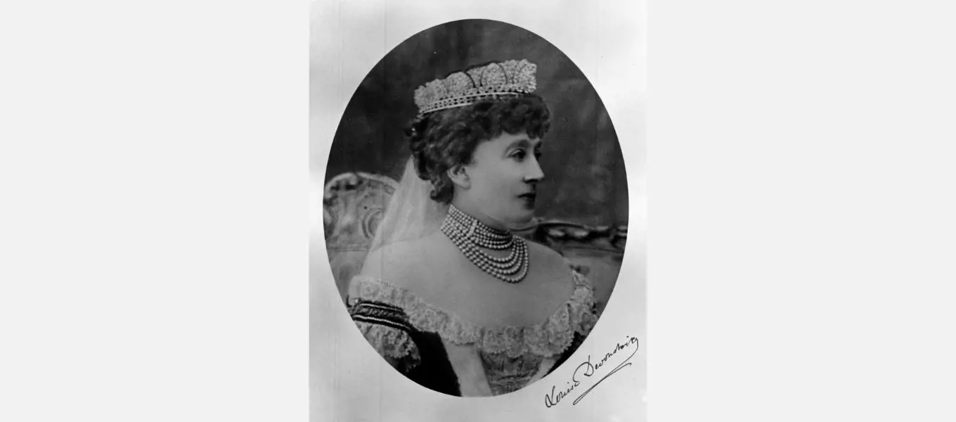 Louise wearing the Palm and Lotus tiara at coronation of King Edward VII in 1902.