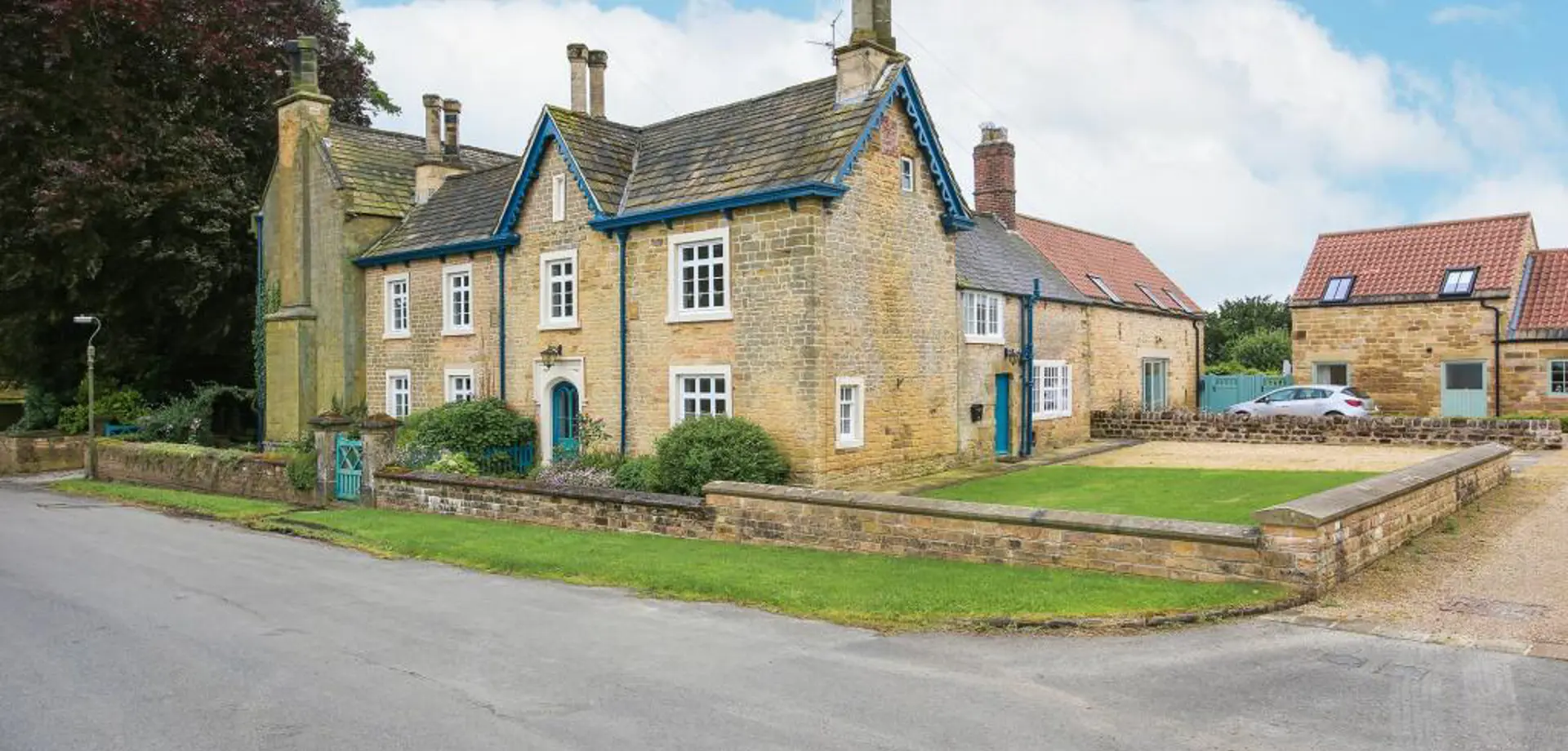 2 Rowthorne Hall, Rowthorne  