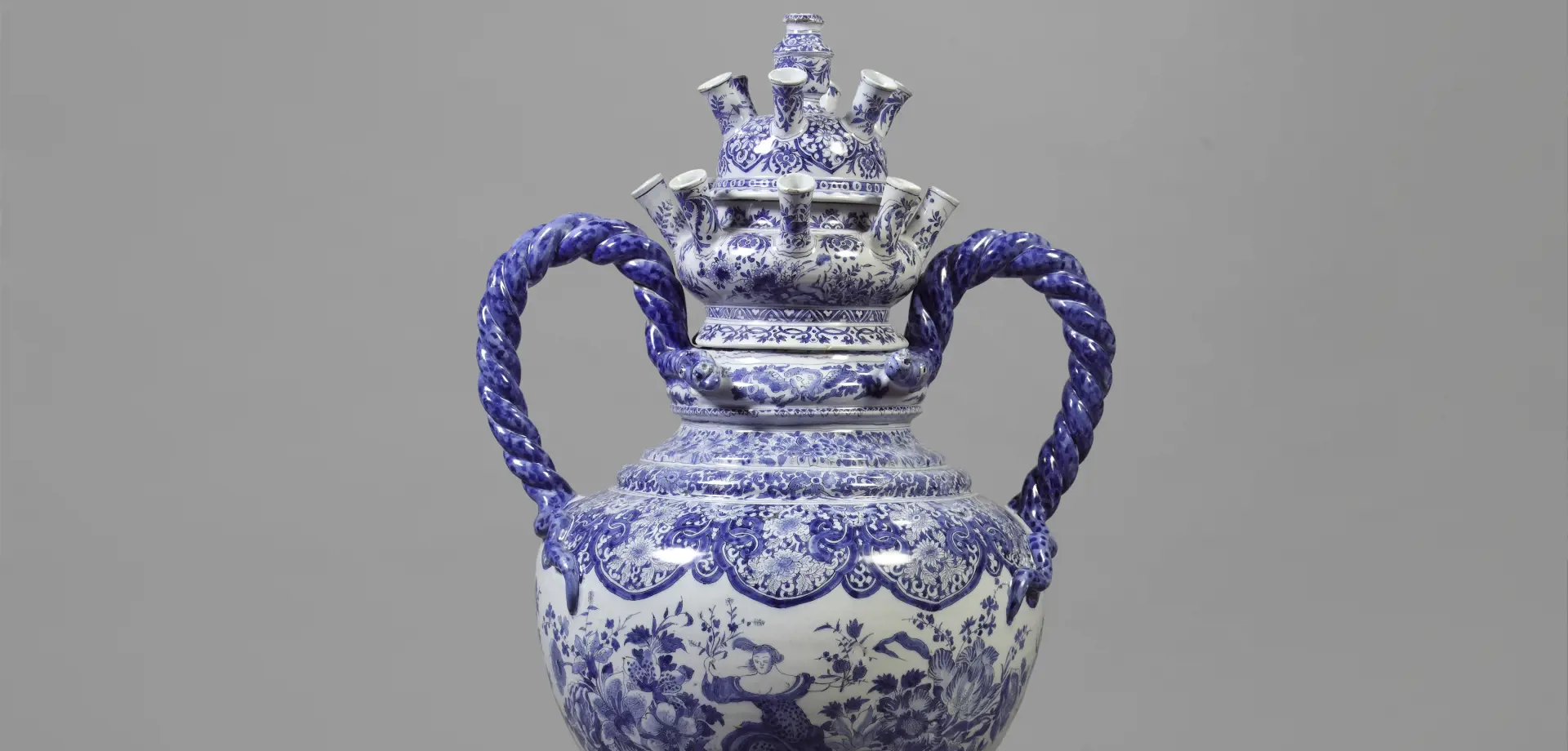 A Delft flower vase, Adriaan Kocks, The Greek “A” factory